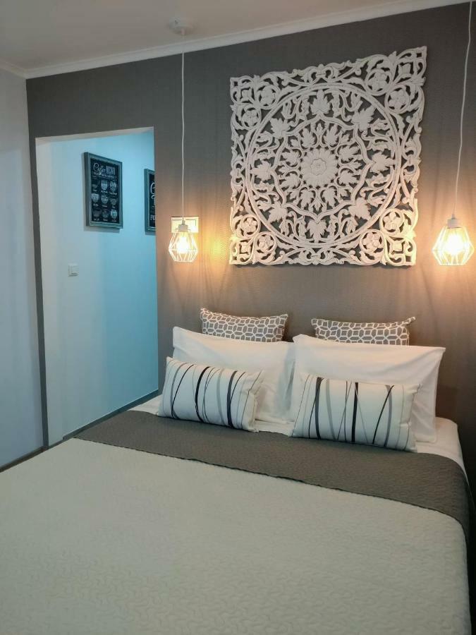 V4 Apartment Horta  Luaran gambar